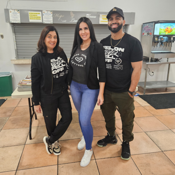 300 Letters Hosts a Vision Board Workshop